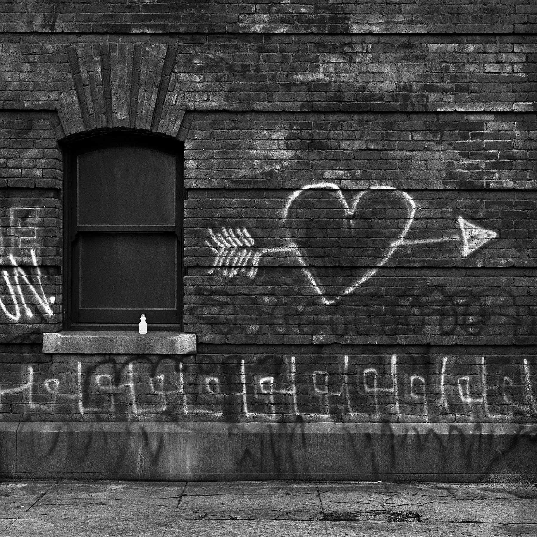 Graffiti de cœur – Arts District, Los Angeles, Californie, 1983